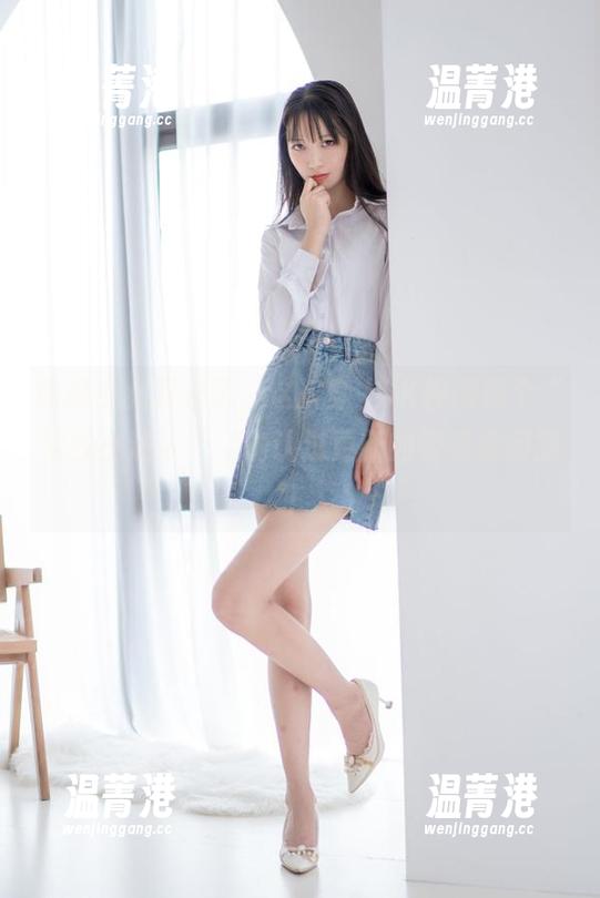 西瓜少女 西瓜少女又来了,这次穿上JK校服像个“学校小达人”,确认过更新的姿势没问题!