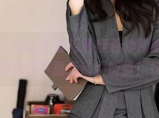 语画界 - 什么?波巧酱穿着体操服,竟然能让你免费下载运动正能量!快来!