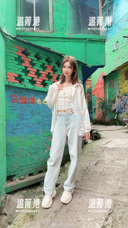 听说下载贝儿酱Miki的《艾米莉亚》写真，自拍都要感到自惭形愧了。