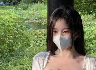 微密圈 - 最新上线,软妹小九九的作品“当然还有你们喜欢的丝”,老实说,轻轻一碰就受不了。