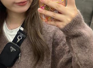 最新女仆题材,闪月半的图片里每一个细节都让我想多了。